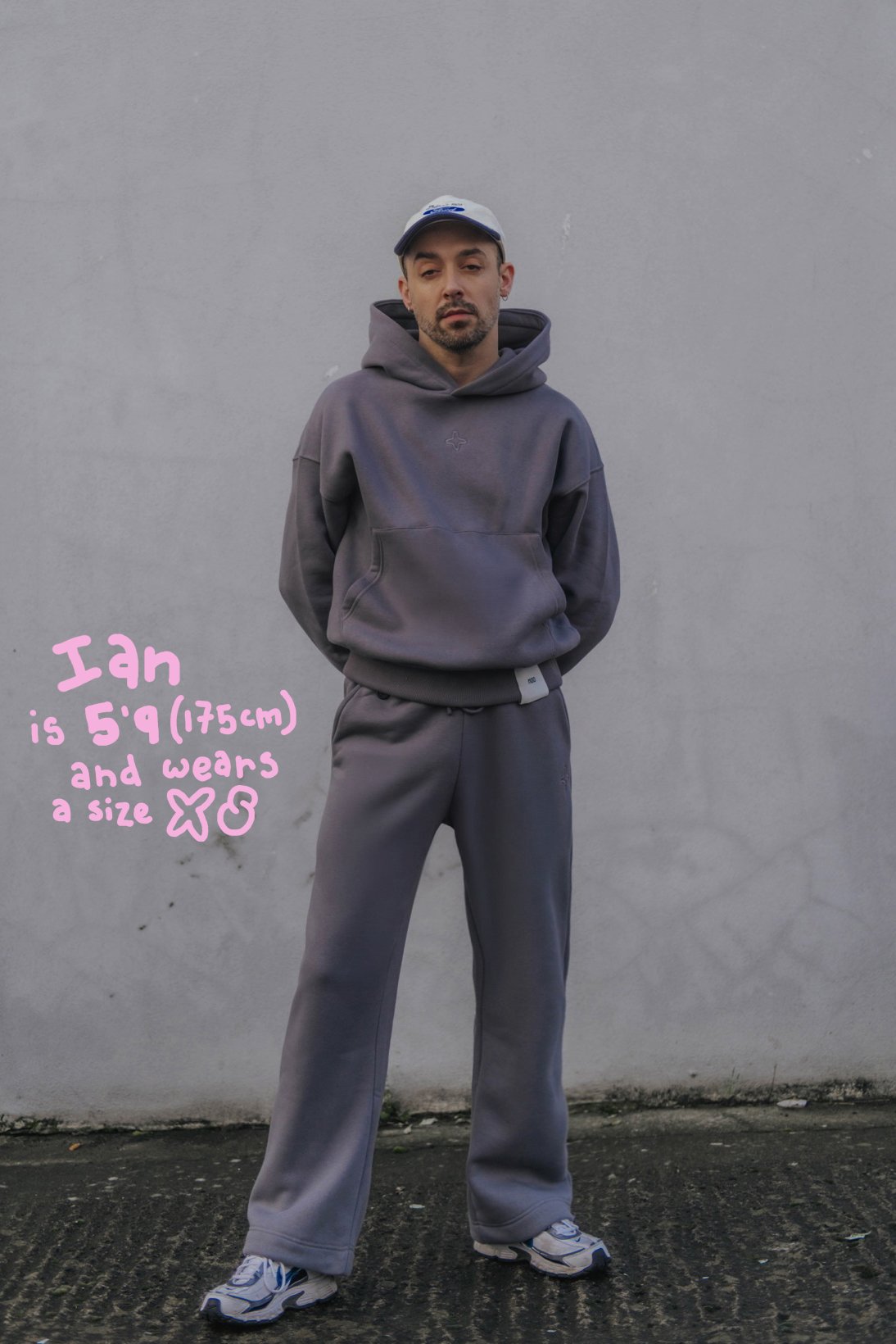 MOO STAPLE OVERSIZED HOODIE GRAY